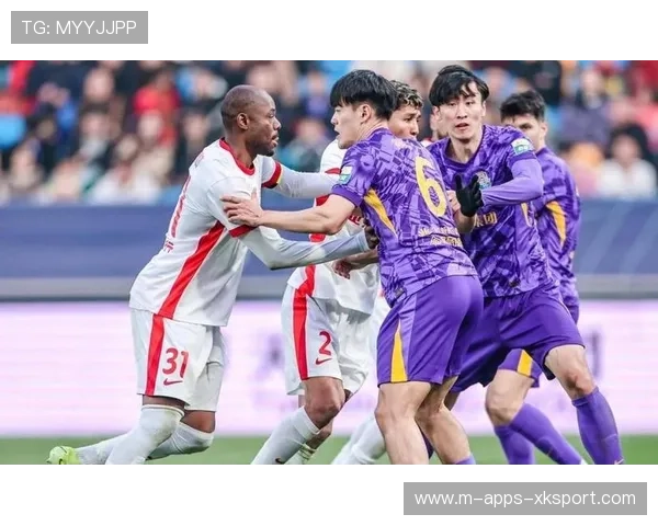 中场核心被红牌停赛，球队进攻陷入困境：深度解析比赛中的战术变局